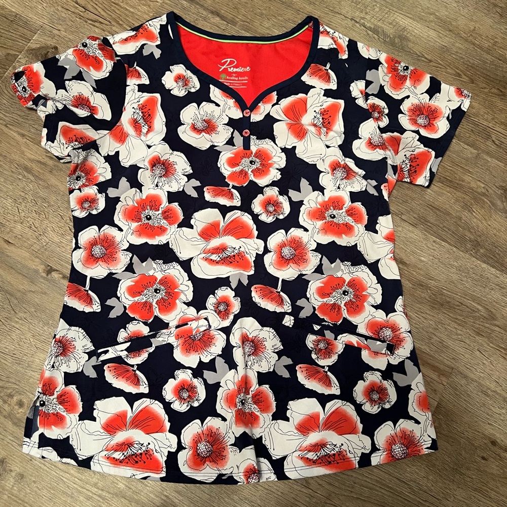 Women’s scrub top